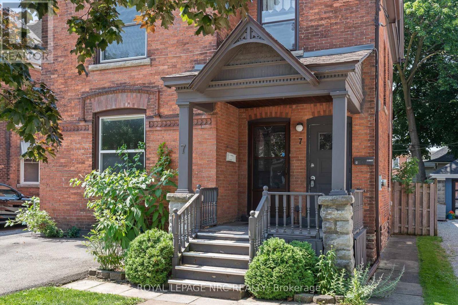 7 Beecher Street, St. Catharines, Ontario  L2R 5S4 - Photo 3 - X13511244