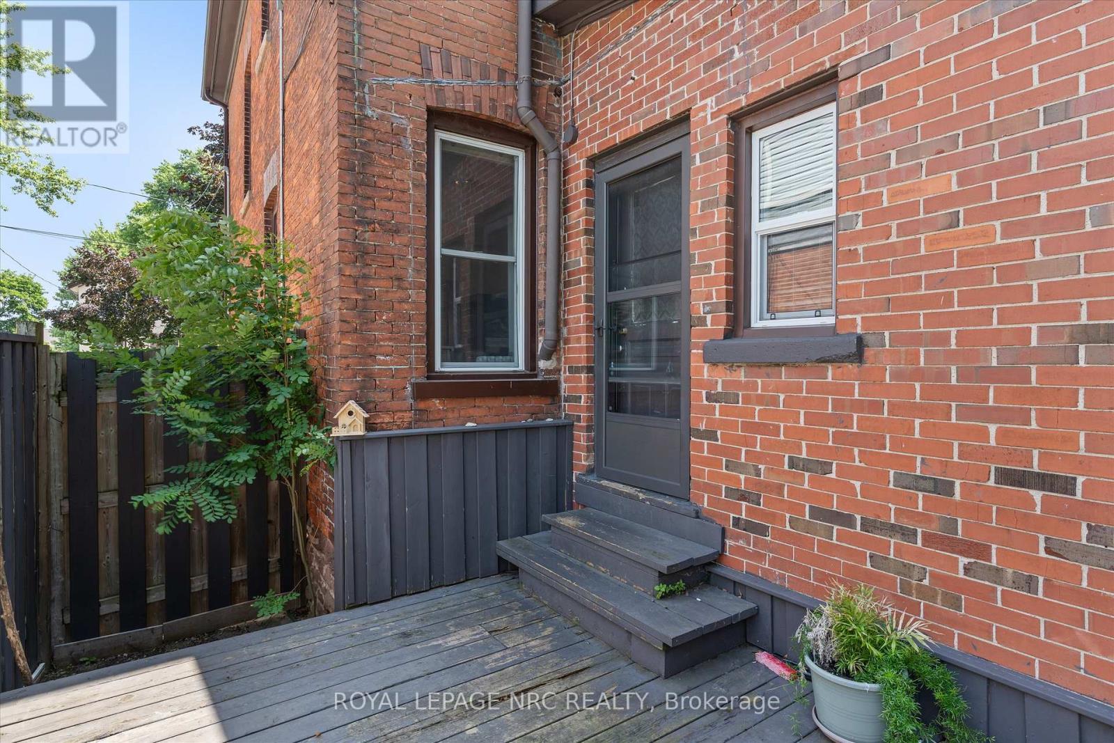 7 Beecher Street, St. Catharines, Ontario  L2R 5S4 - Photo 35 - X13511244