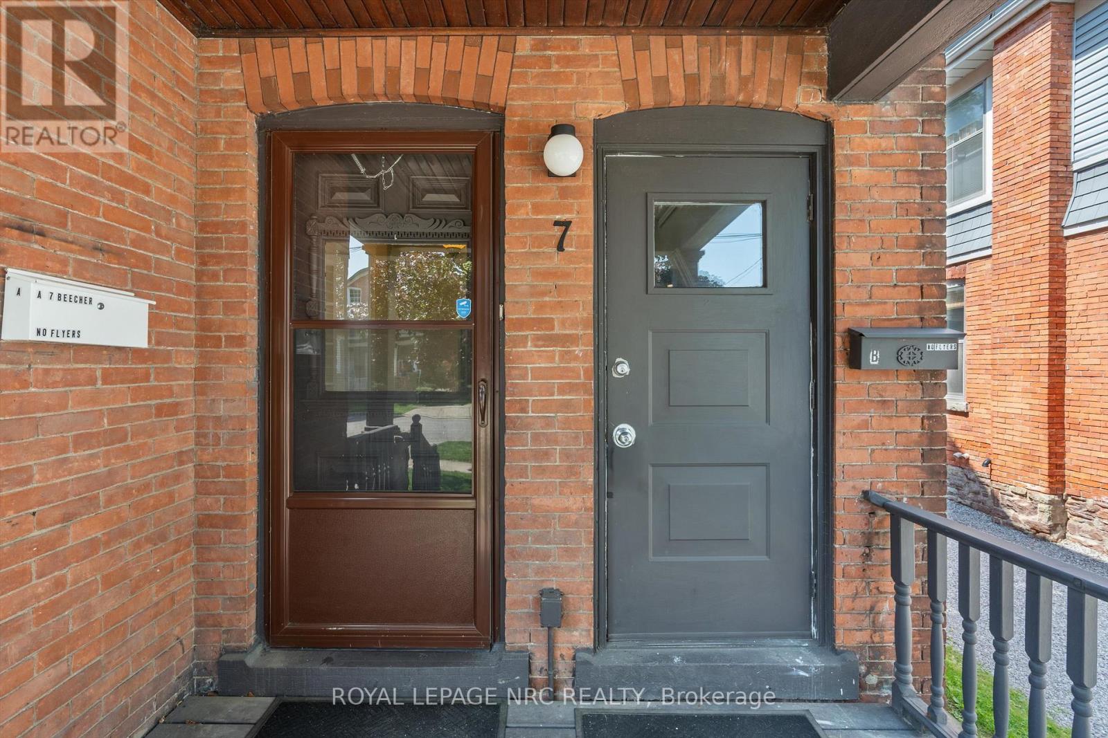 7 Beecher Street, St. Catharines, Ontario  L2R 5S4 - Photo 4 - X13511244