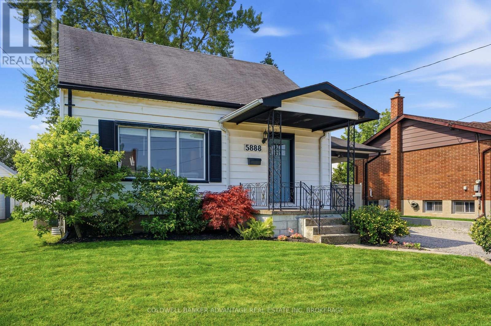 5888 Keith Street, Niagara Falls, Ontario  L2J 1J9 - Photo 3 - X13511250