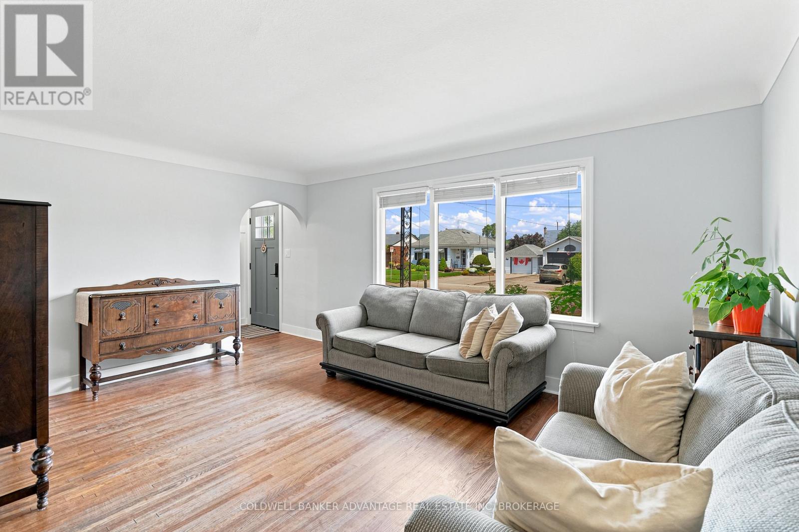 5888 Keith Street, Niagara Falls, Ontario  L2J 1J9 - Photo 8 - X13511250