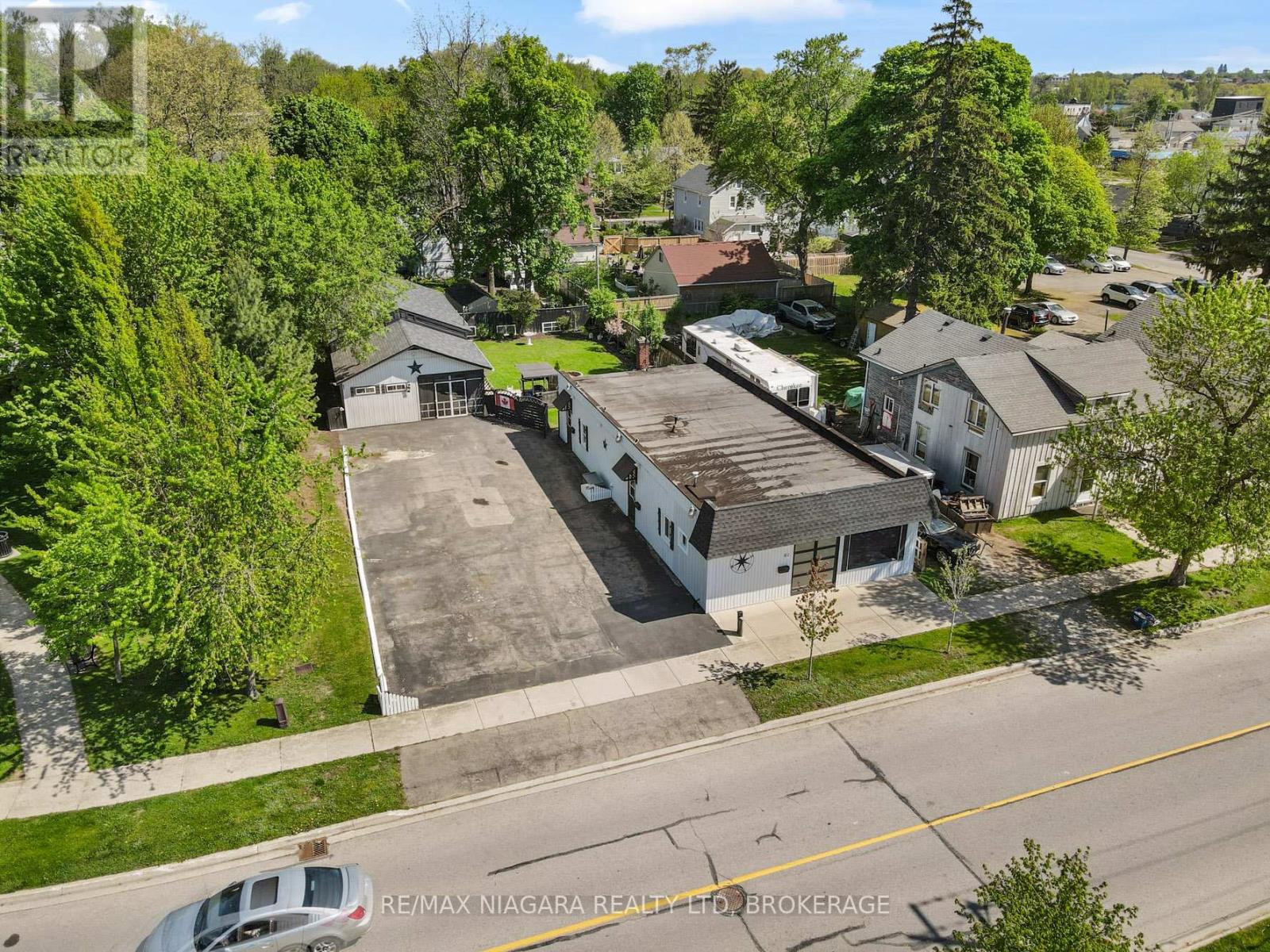 61 QUEEN STREET, Fort Erie, Ontario