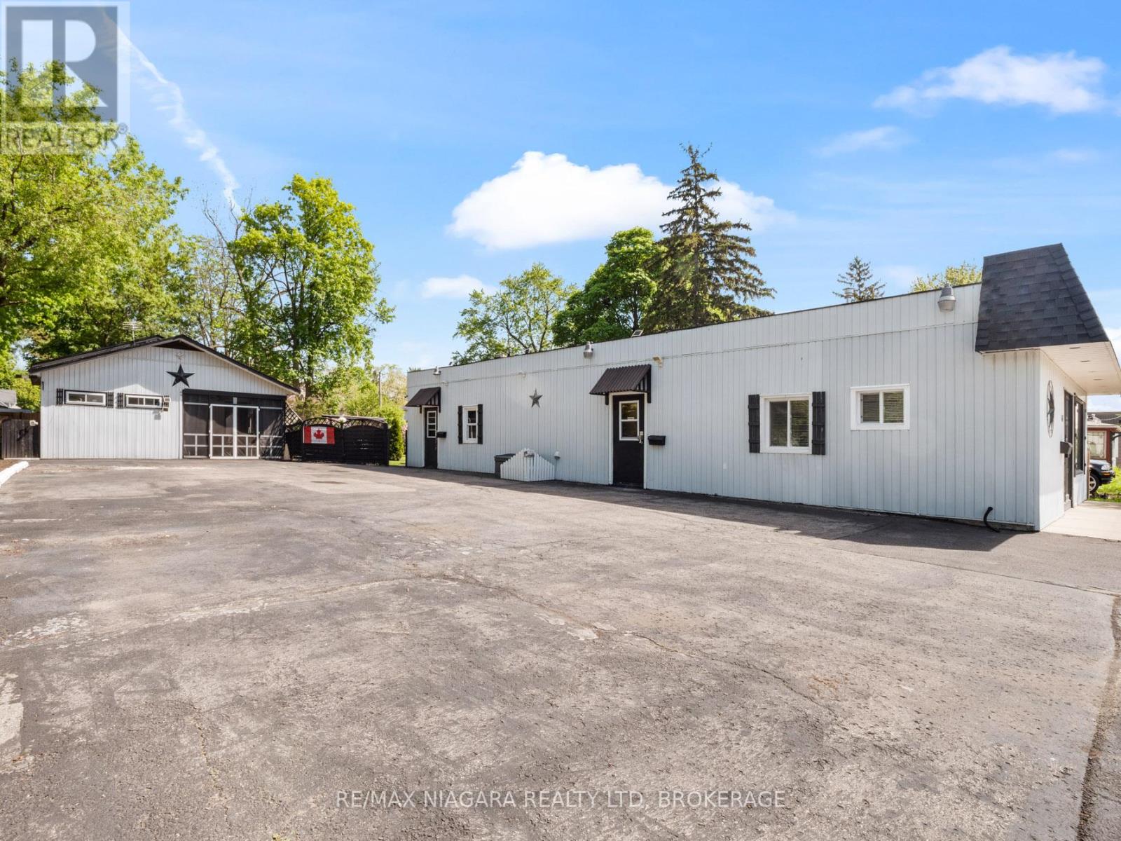 61 Queen Street, Fort Erie, Ontario  L2A 1T7 - Photo 4 - X13511760