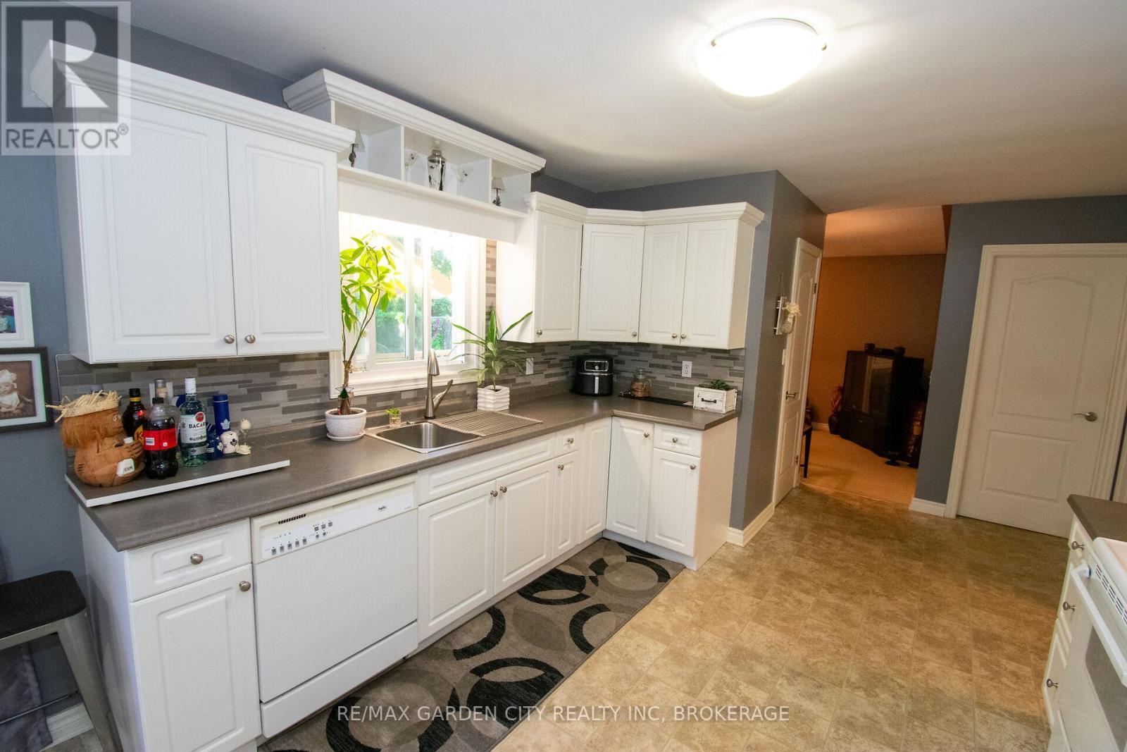203 Leaside Drive, Welland, Ontario  L3C 6N4 - Photo 13 - X13512012