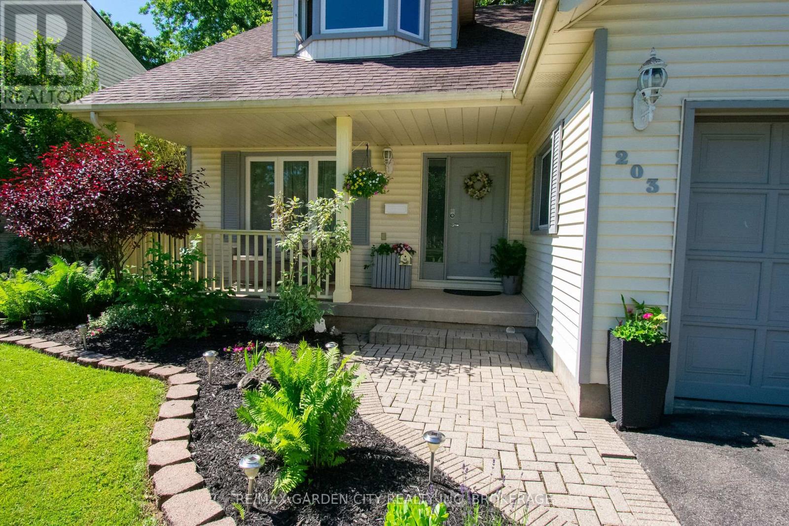 203 Leaside Drive, Welland, Ontario  L3C 6N4 - Photo 4 - X13512012