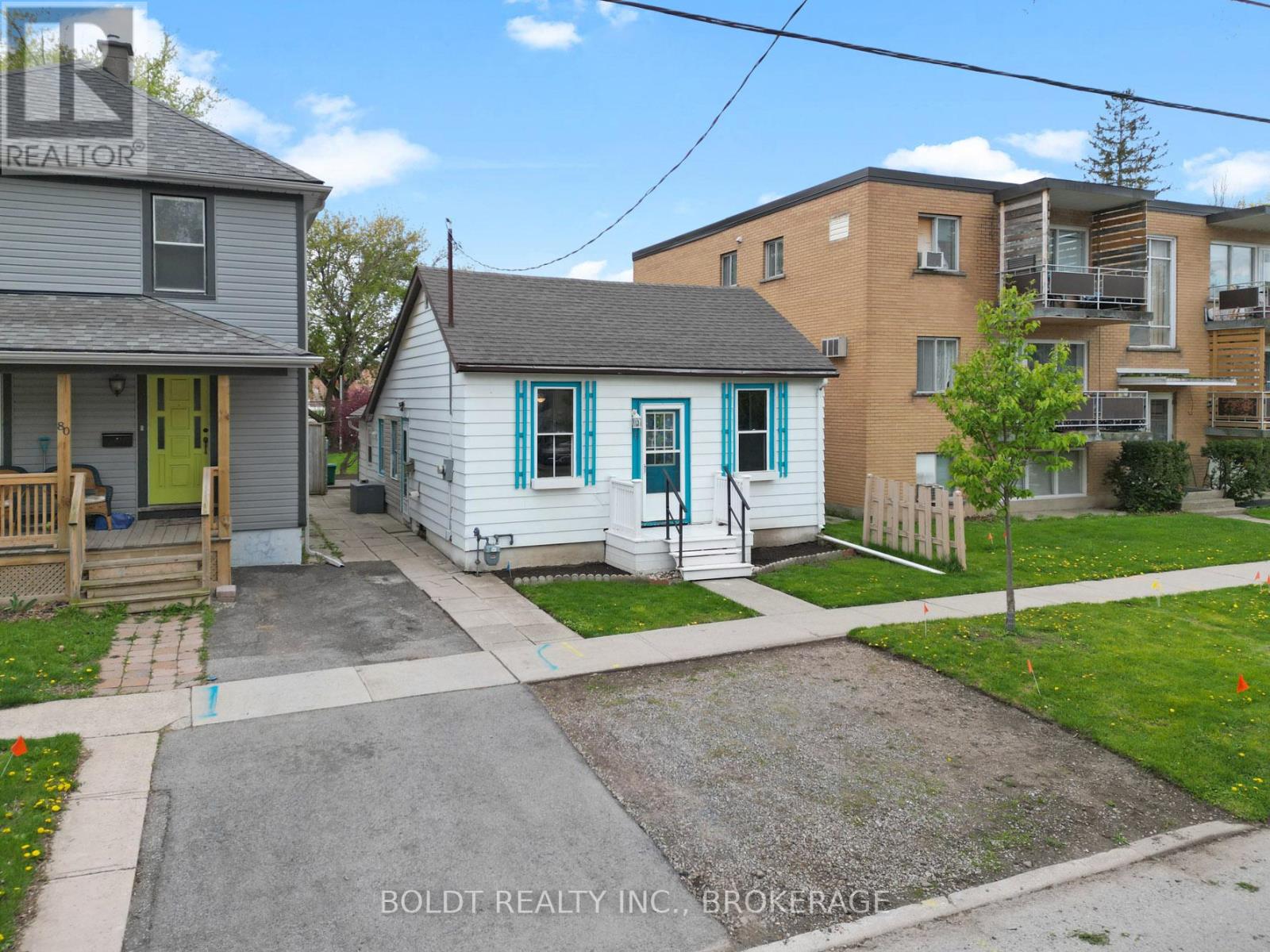 78 Maple Street, St. Catharines, Ontario  L2R 2B2 - Photo 3 - X13505766