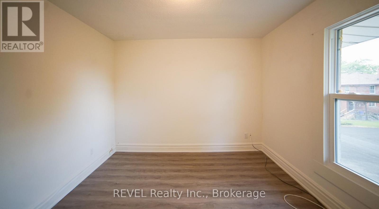Upper - 21 Plymouth Road, Welland, Ontario  L3B 3C4 - Photo 11 - X13513926