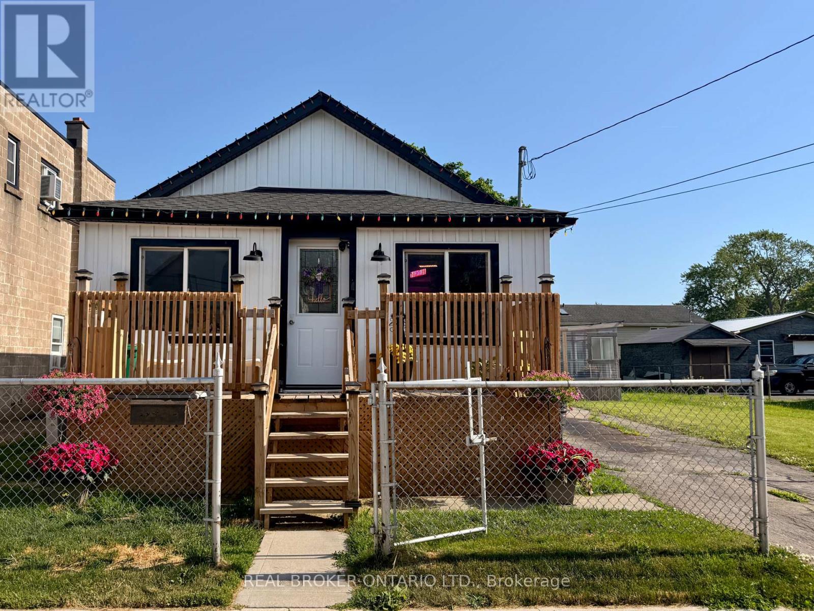 314 Broadway Street, Welland, Ontario  L3C 5L9 - Photo 2 - X13514942