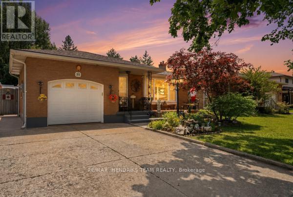 33 Meadowbrook Crescent, St. Catharines, Ontario  L2M 7G8 - Photo 2 - X13515764