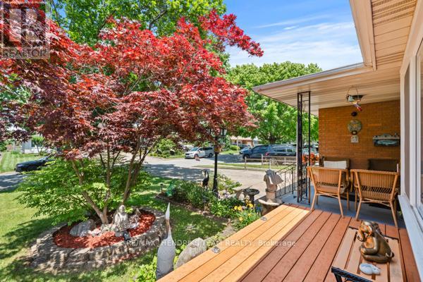 33 Meadowbrook Crescent, St. Catharines, Ontario  L2M 7G8 - Photo 4 - X13515764