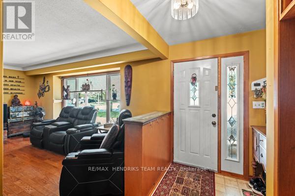 33 Meadowbrook Crescent, St. Catharines, Ontario  L2M 7G8 - Photo 5 - X13515764