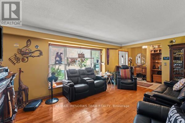 33 Meadowbrook Crescent, St. Catharines, Ontario  L2M 7G8 - Photo 8 - X13515764