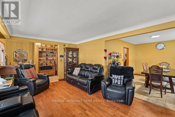 33 Meadowbrook Crescent, St. Catharines, Ontario  L2M 7G8 - Photo 9 - X13515764