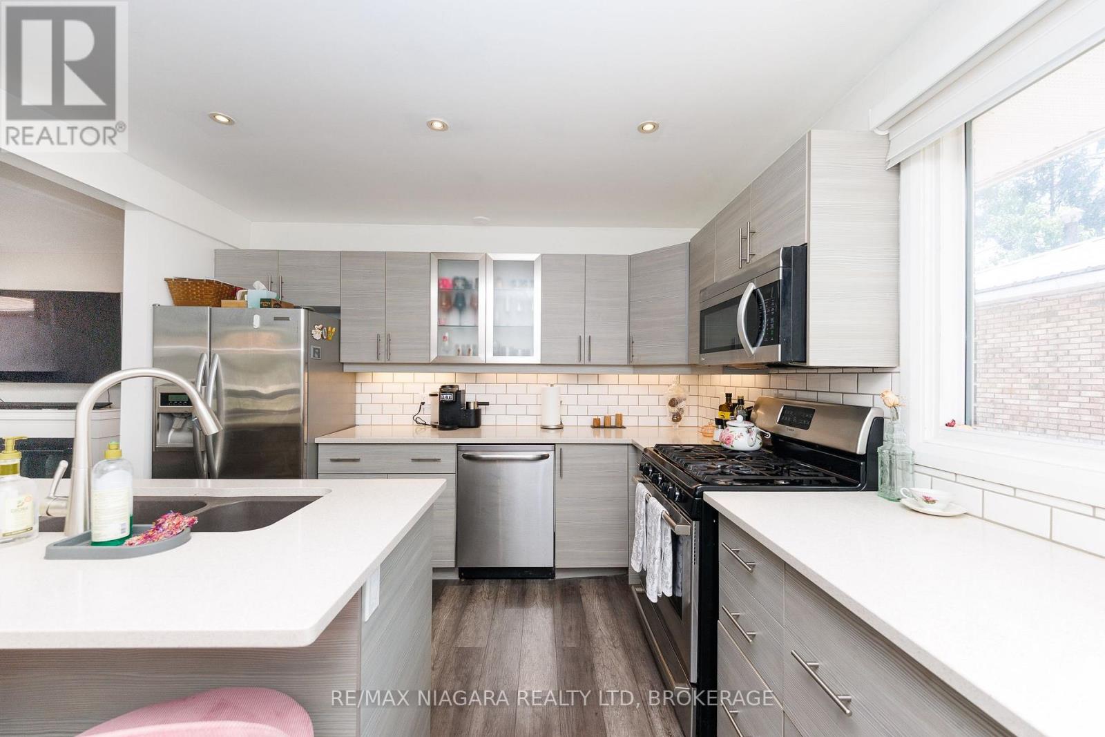 3273 Addison Avenue, Niagara Falls, Ontario  L2J 3K6 - Photo 4 - X13517134