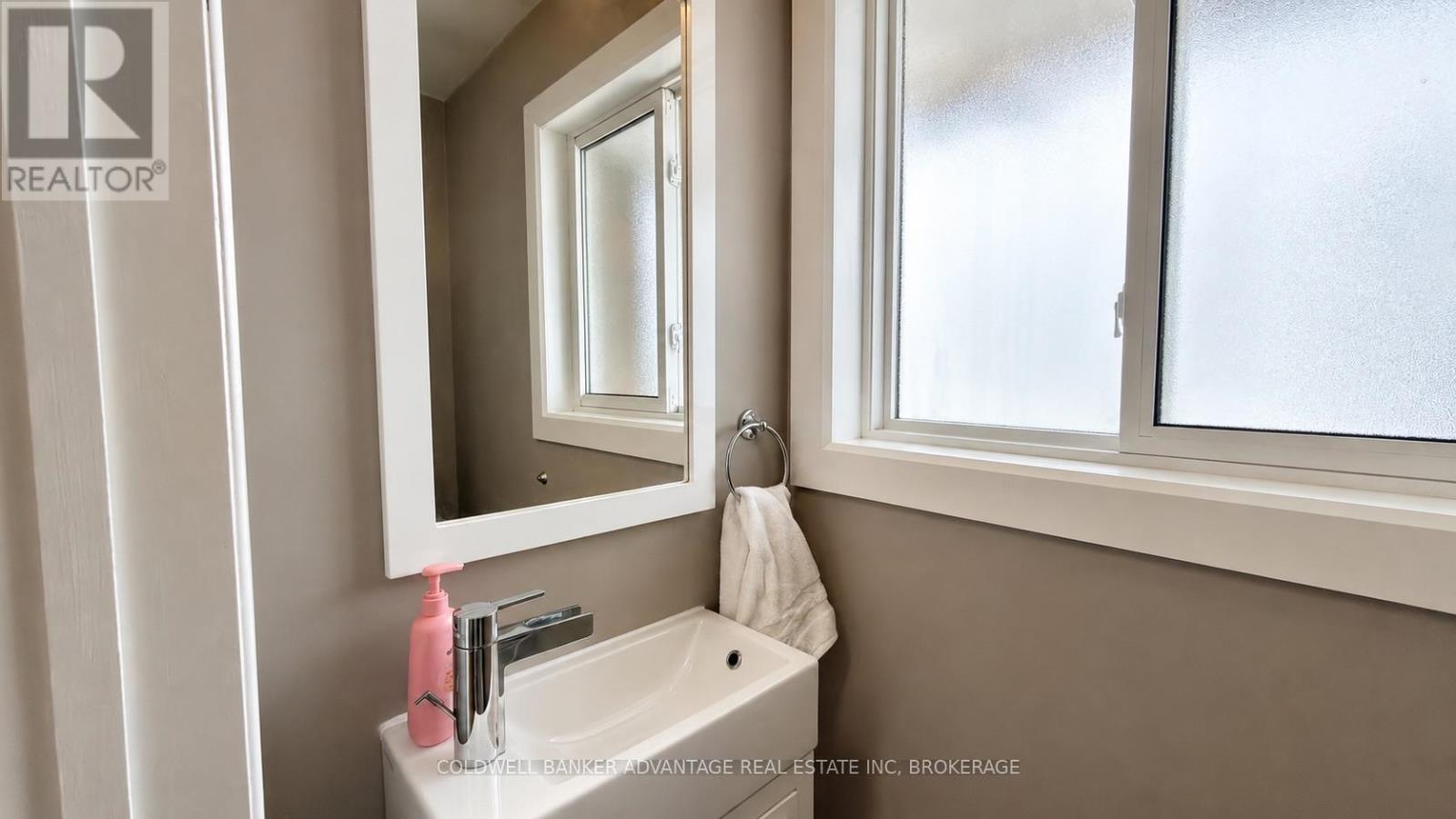 33 Raymond Street, St. Catharines, Ontario  L2R 2T3 - Photo 15 - X13517632
