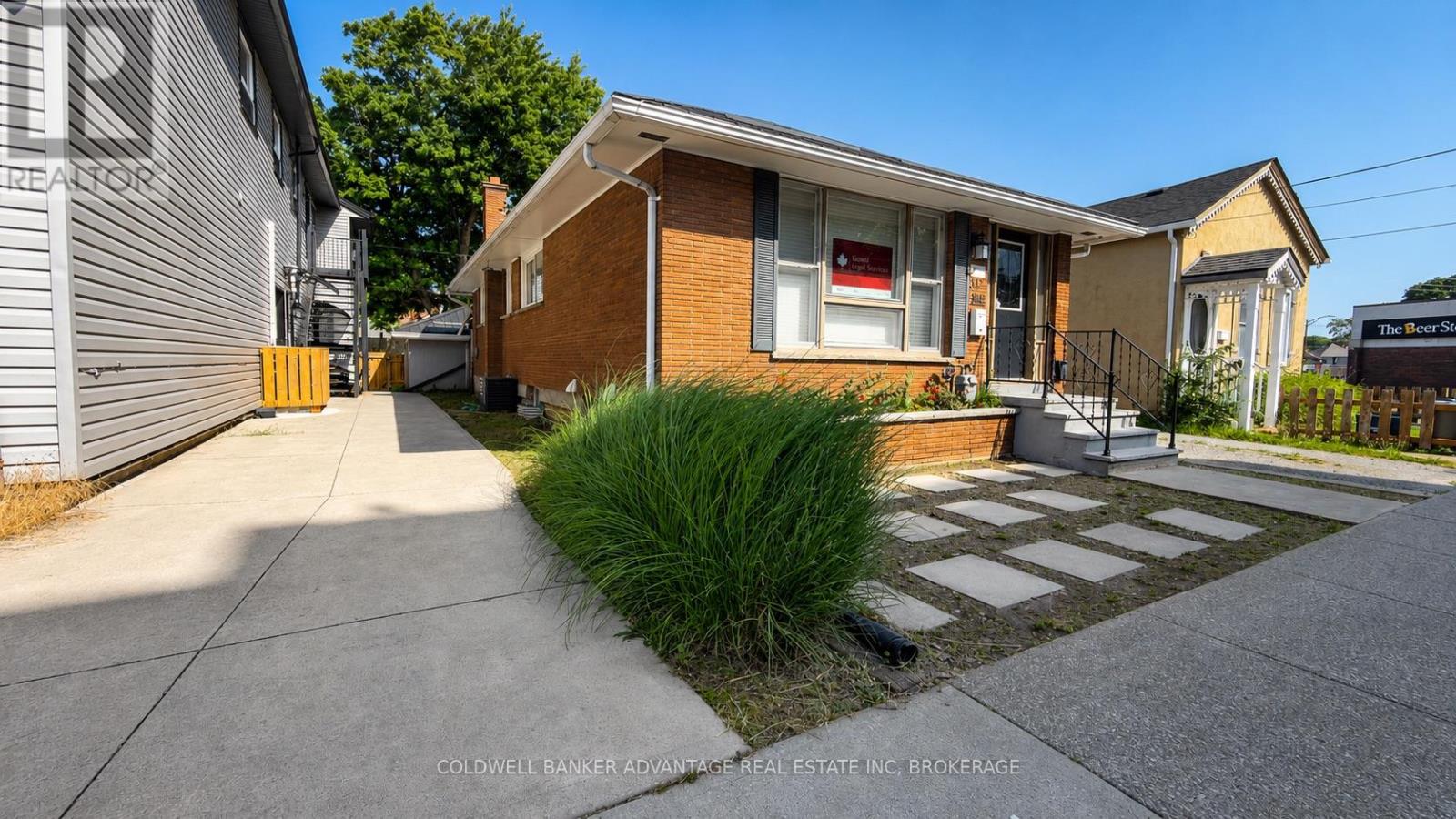 33 Raymond Street, St. Catharines, Ontario  L2R 2T3 - Photo 3 - X13517632
