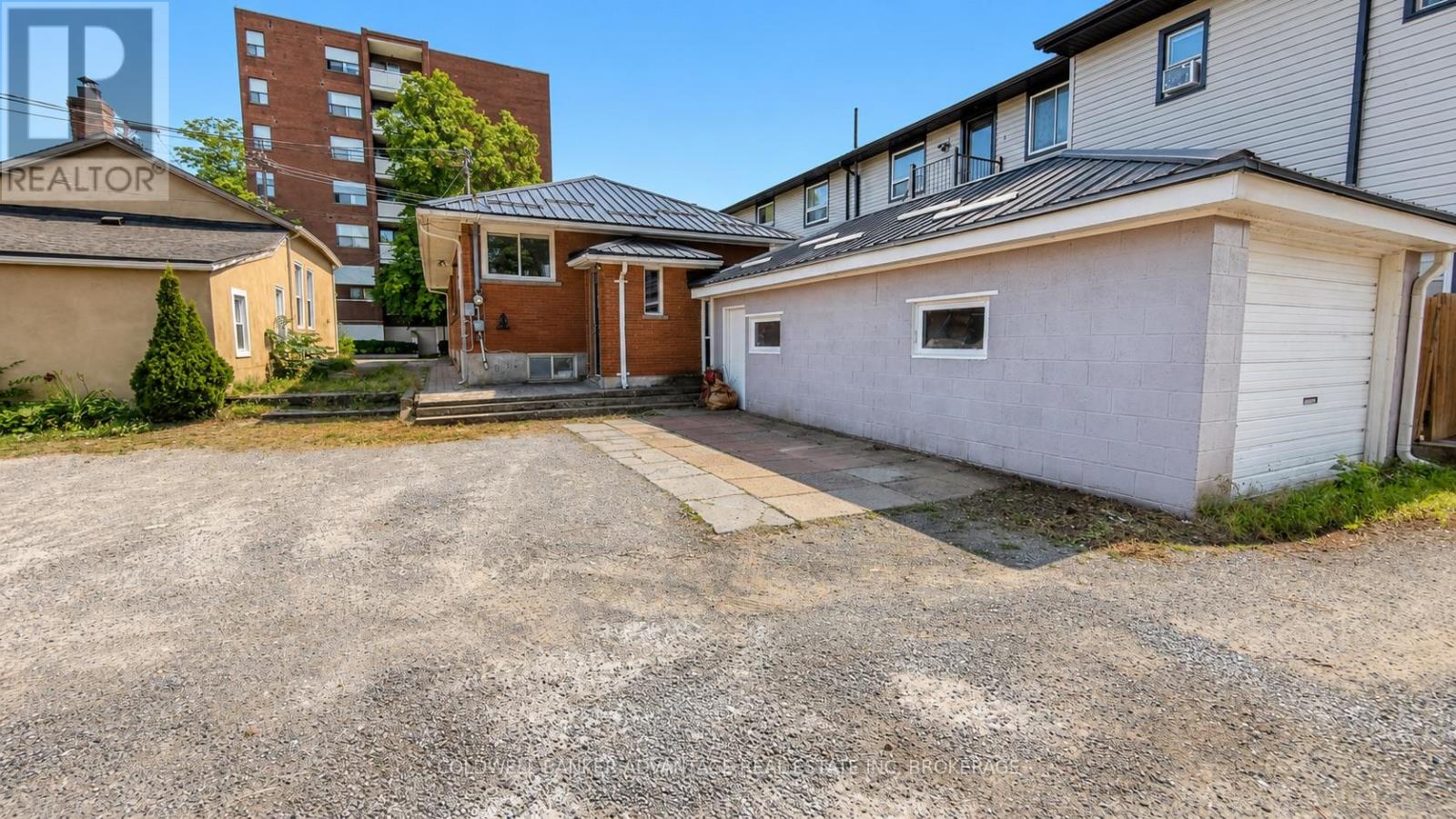 33 Raymond Street, St. Catharines, Ontario  L2R 2T3 - Photo 4 - X13517632