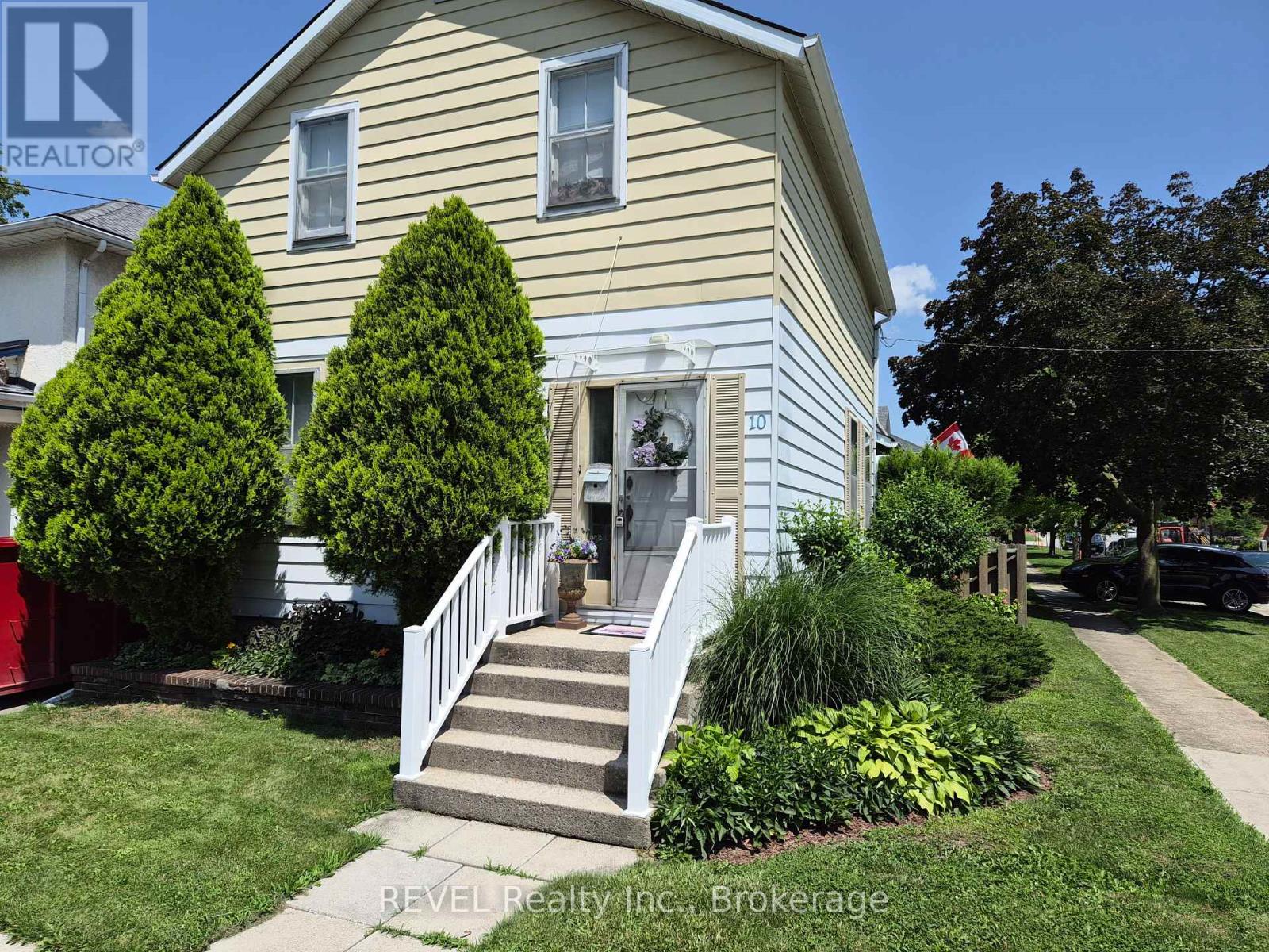 10 WILEY STREET, St. Catharines, Ontario