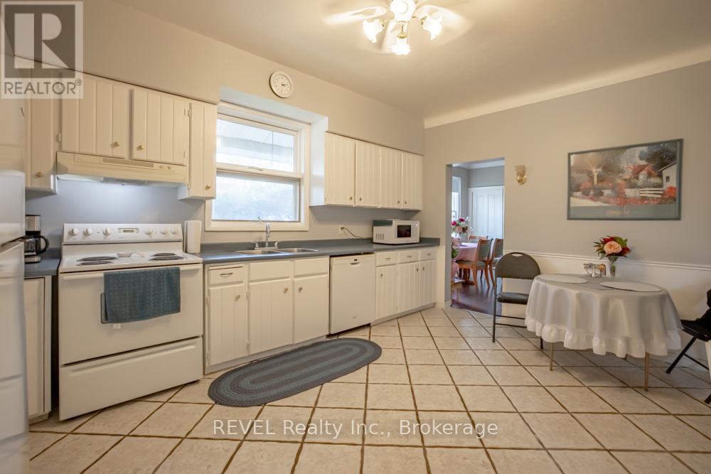 10 Wiley Street, St. Catharines, Ontario  L2R 4E5 - Photo 11 - X13517750