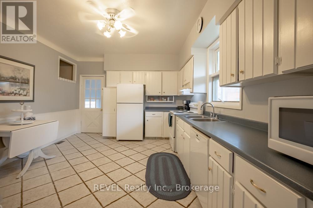 10 Wiley Street, St. Catharines, Ontario  L2R 4E5 - Photo 12 - X13517750