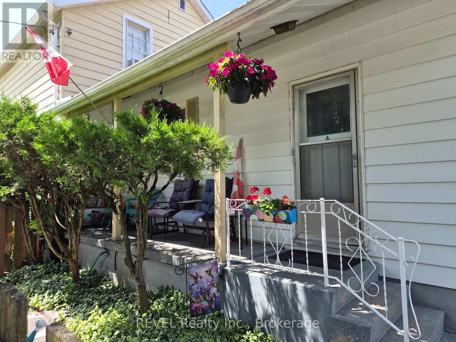 10 Wiley Street, St. Catharines, Ontario  L2R 4E5 - Photo 4 - X13517750
