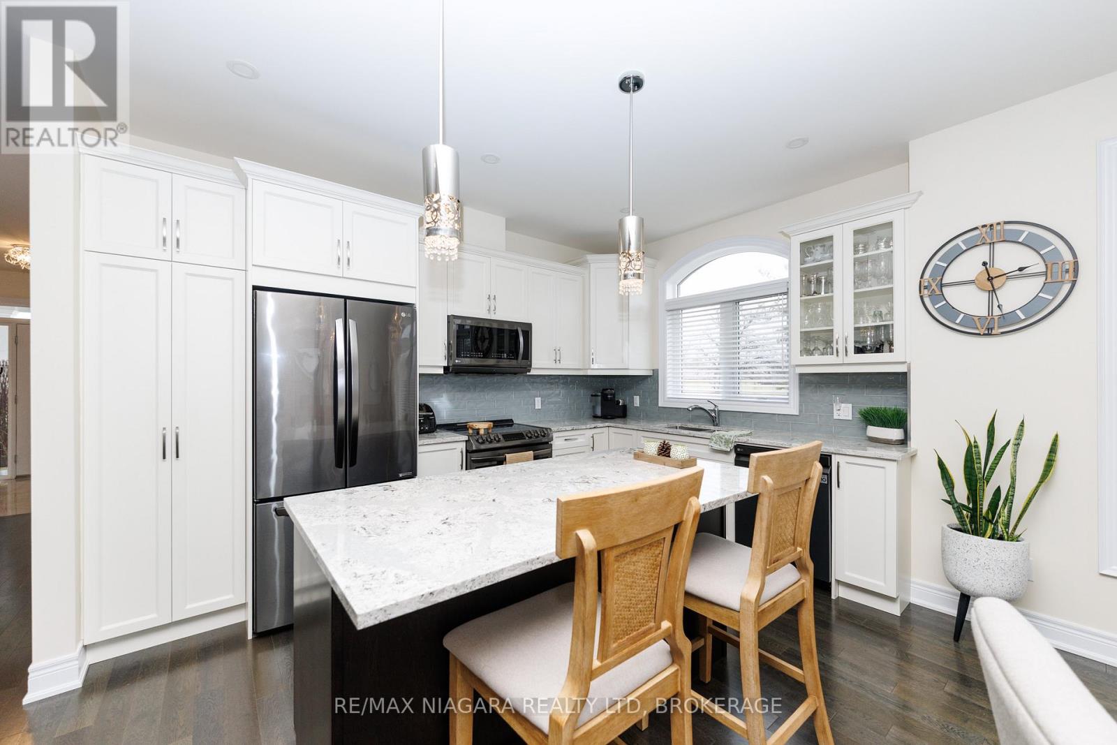 4049 Village Creek Drive, Fort Erie, Ontario  L0S 1S0 - Photo 10 - X13517970