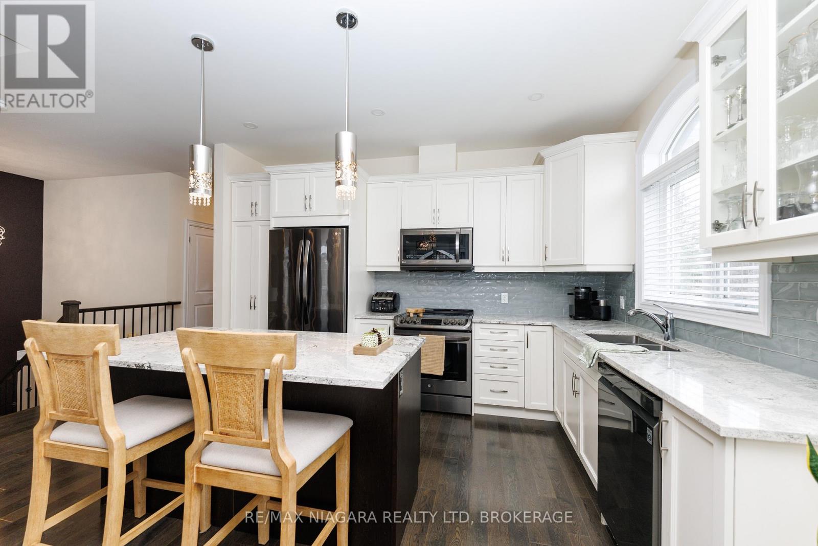 4049 Village Creek Drive, Fort Erie, Ontario  L0S 1S0 - Photo 11 - X13517970