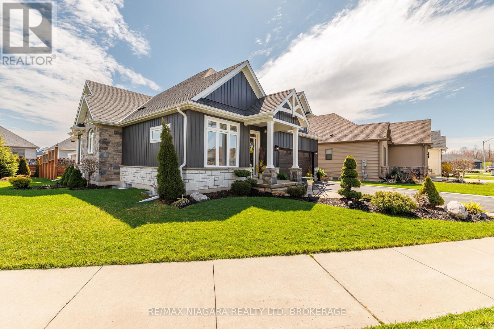 4049 Village Creek Drive, Fort Erie, Ontario  L0S 1S0 - Photo 2 - X13517970
