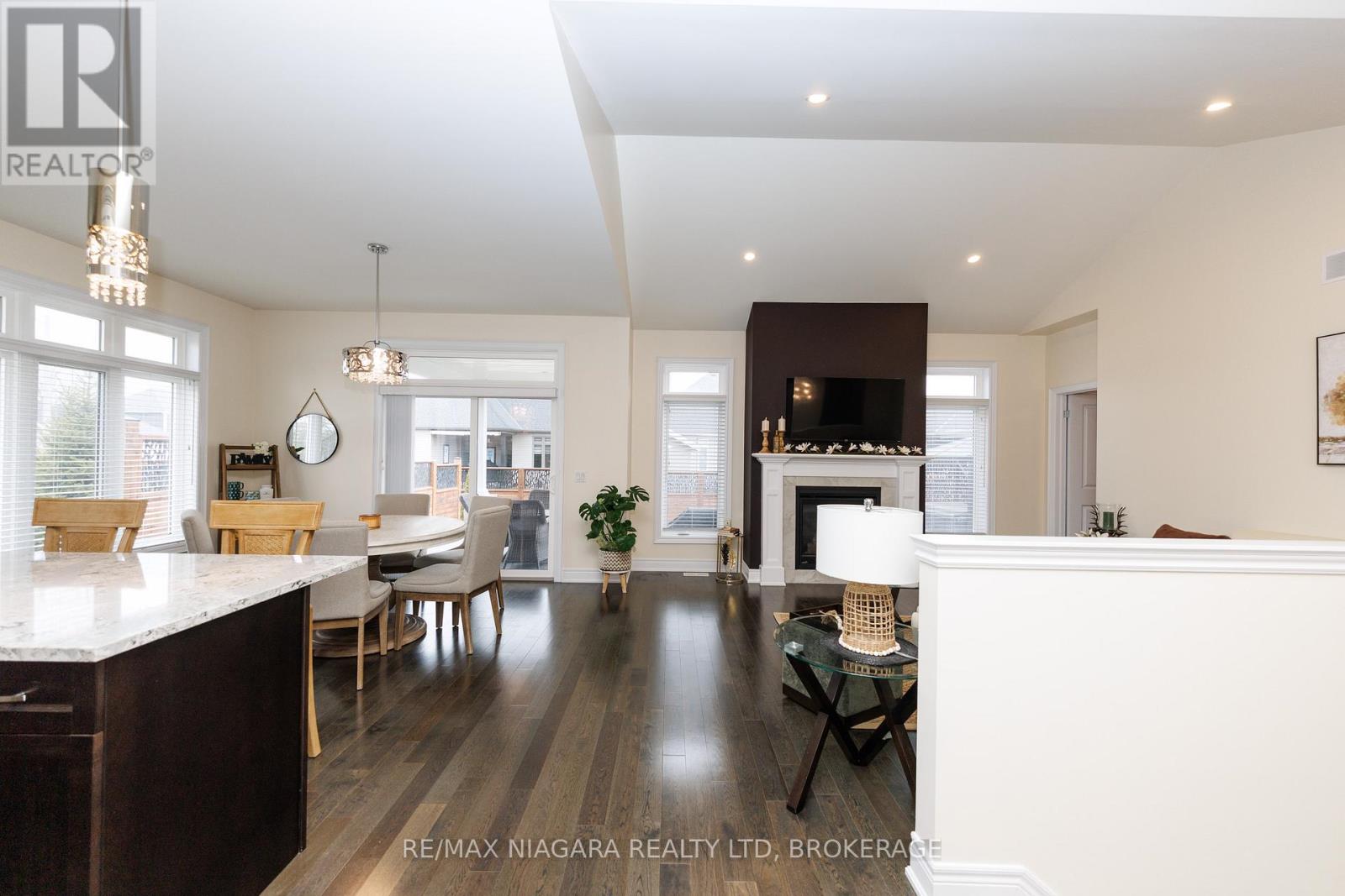 4049 Village Creek Drive, Fort Erie, Ontario  L0S 1S0 - Photo 4 - X13517970