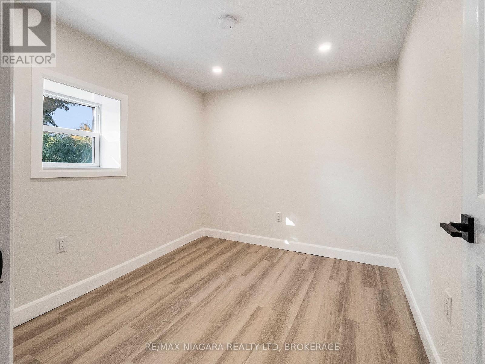 1 - 132 Waterloo Street, Fort Erie, Ontario  L2A 3K2 - Photo 11 - X13518222