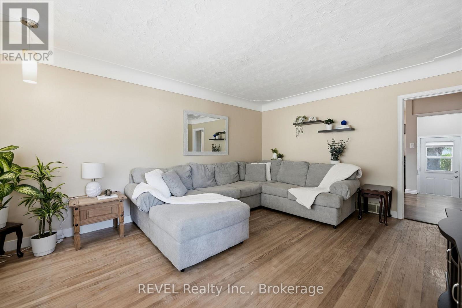 256 Clarke Street, Port Colborne, Ontario  L3K 2G5 - Photo 3 - X13518986
