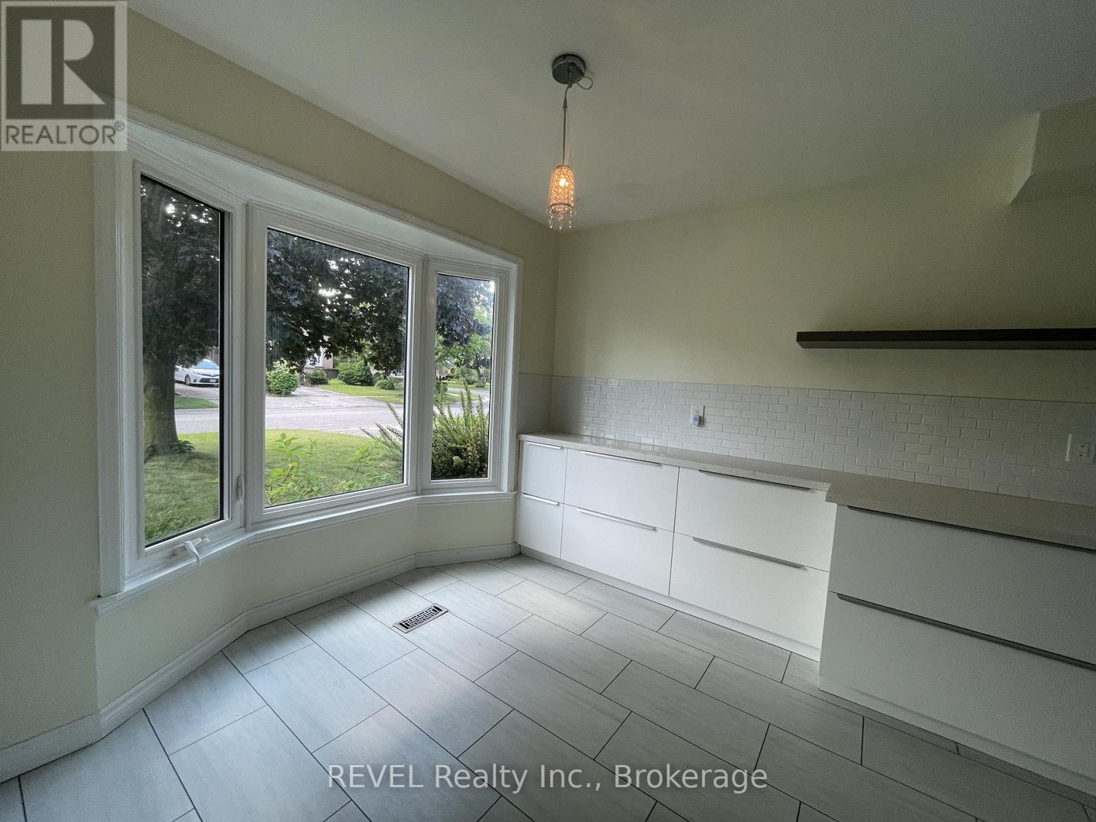 24 Rembrandt Drive, Grimsby, Ontario  L3M 5A1 - Photo 3 - X13519410