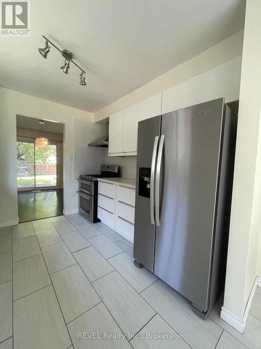 24 Rembrandt Drive, Grimsby, Ontario  L3M 5A1 - Photo 4 - X13519410
