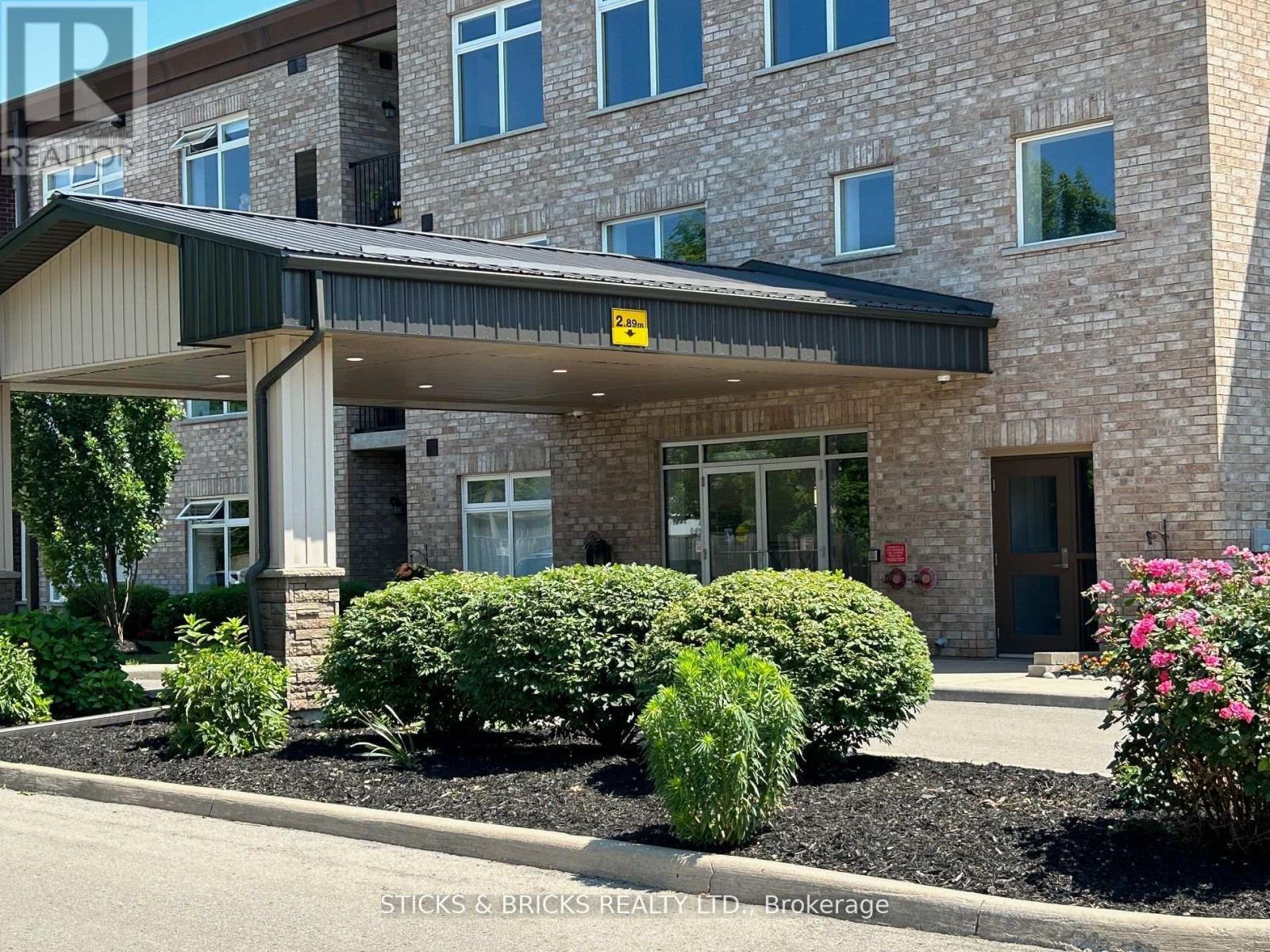 111 - 4644 PETTIT AVENUE, Niagara Falls, Ontario