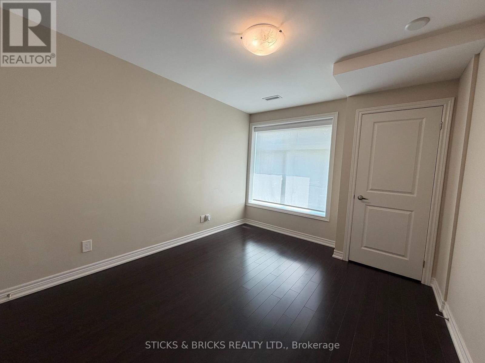 111 - 4644 Pettit Avenue, Niagara Falls, Ontario  L2E 0B4 - Photo 11 - X13520254