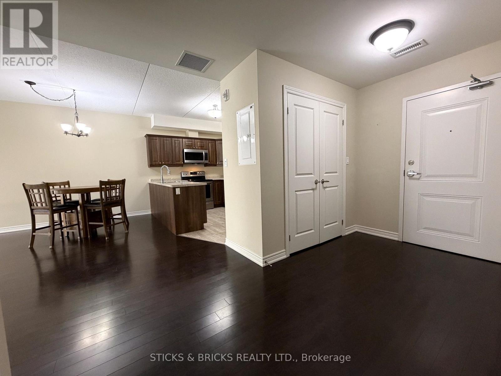 111 - 4644 Pettit Avenue, Niagara Falls, Ontario  L2E 0B4 - Photo 4 - X13520254