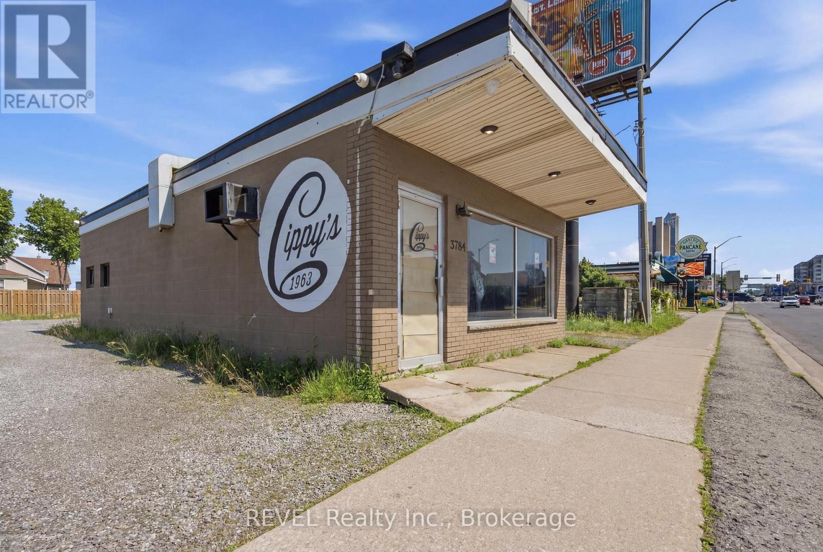 5784 STANLEY AVENUE, Niagara Falls, Ontario
