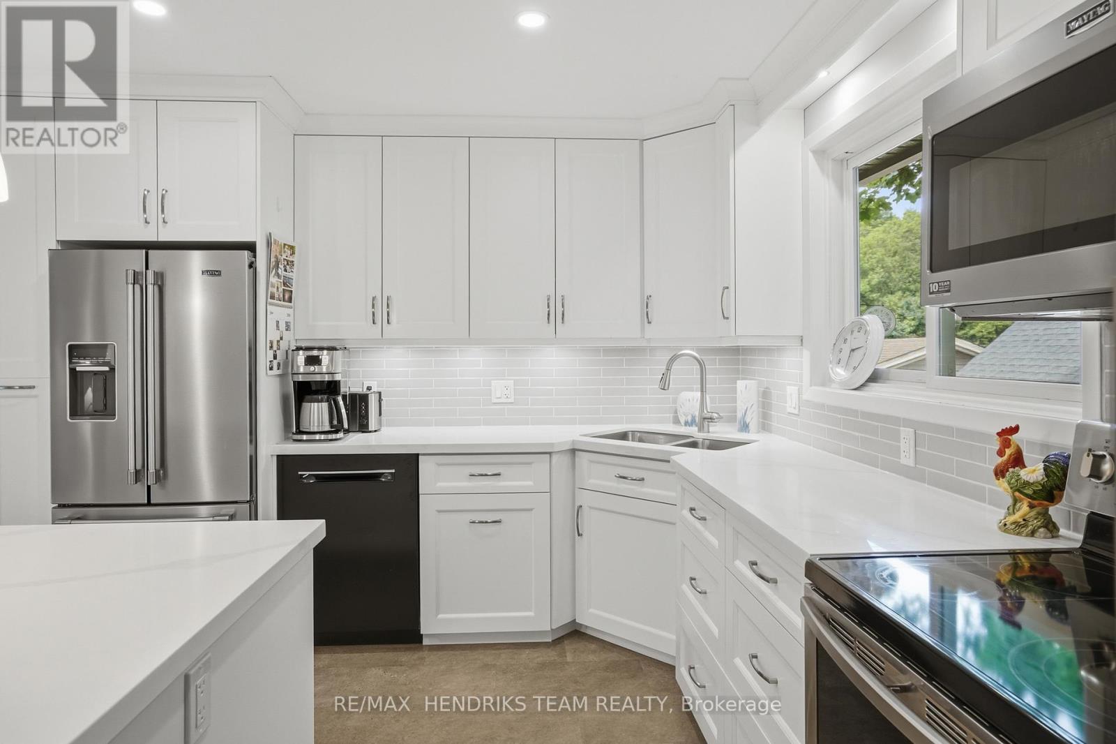 8 Tudor Gate Place, St. Catharines, Ontario  L2M 1K6 - Photo 10 - X13520696