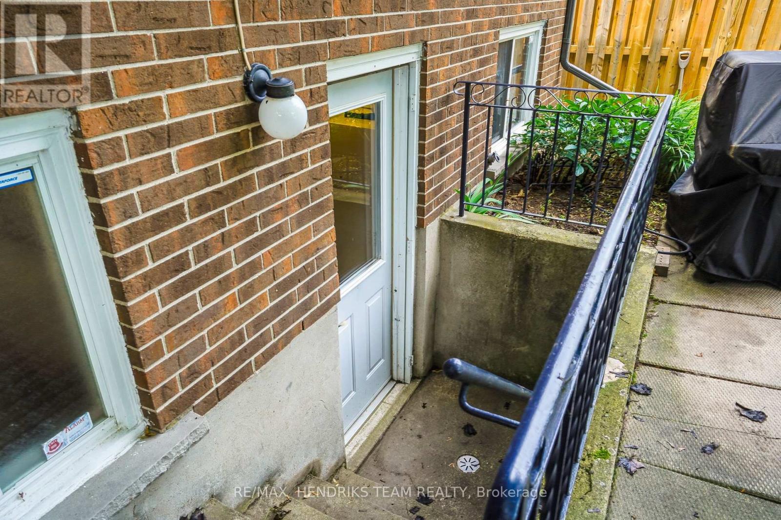 8 Tudor Gate Place, St. Catharines, Ontario  L2M 1K6 - Photo 21 - X13520696
