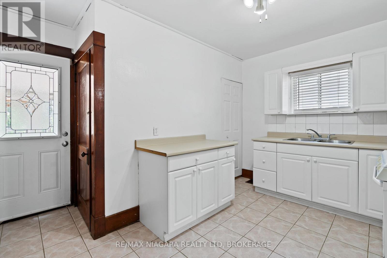 98 Victoria Street, Port Colborne, Ontario  L3K 2Y4 - Photo 17 - X13521802