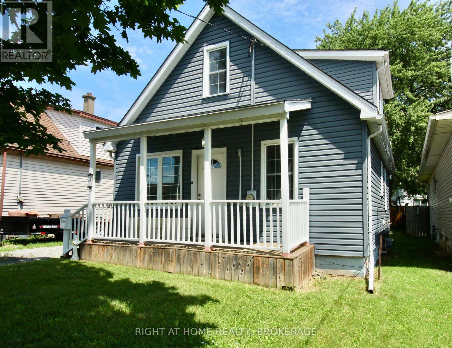 44 Cumming Street, St. Catharines, Ontario  L2S 1H9 - Photo 2 - X13522326