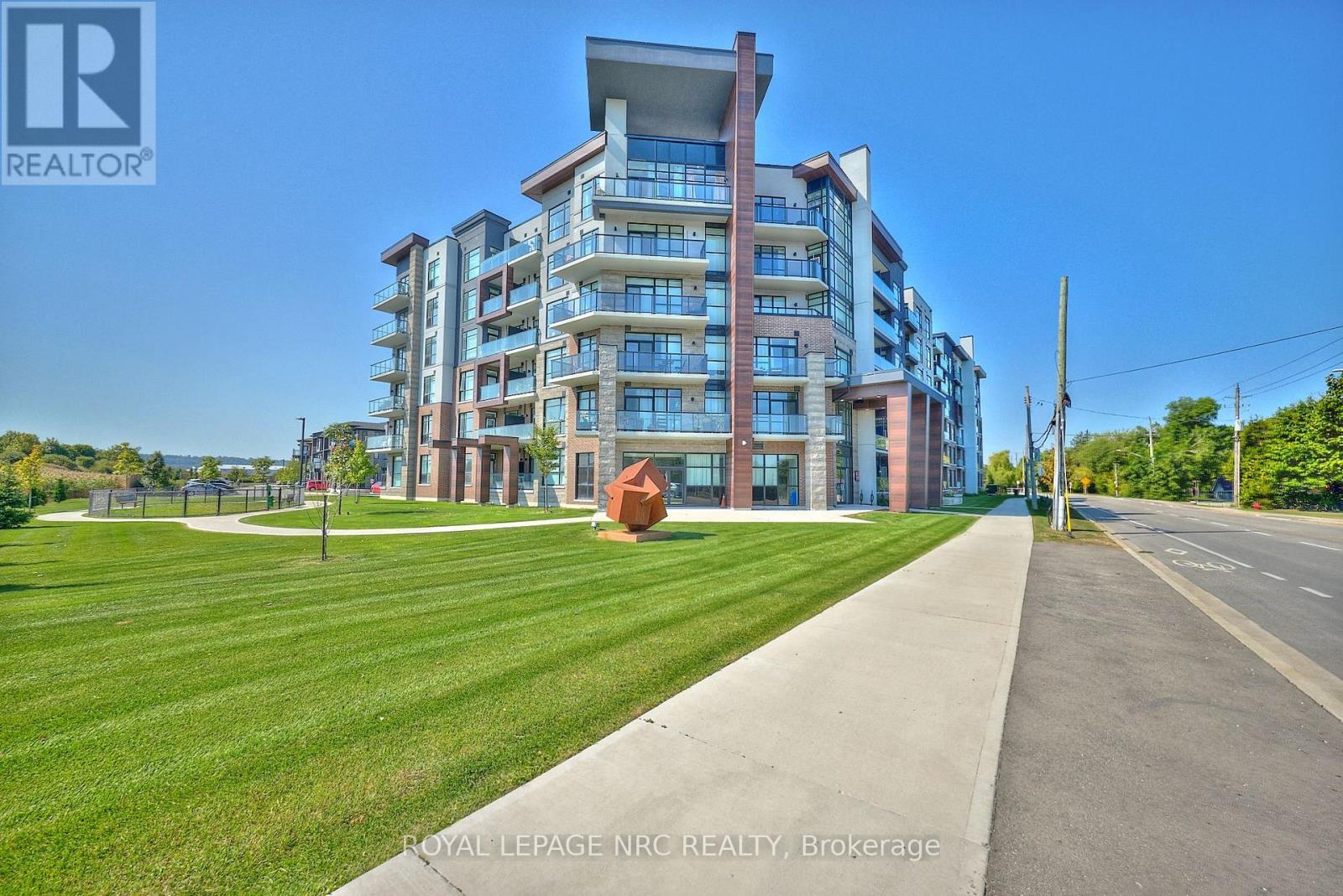 221 - 600 NORTH SERVICE ROAD, Hamilton, Ontario