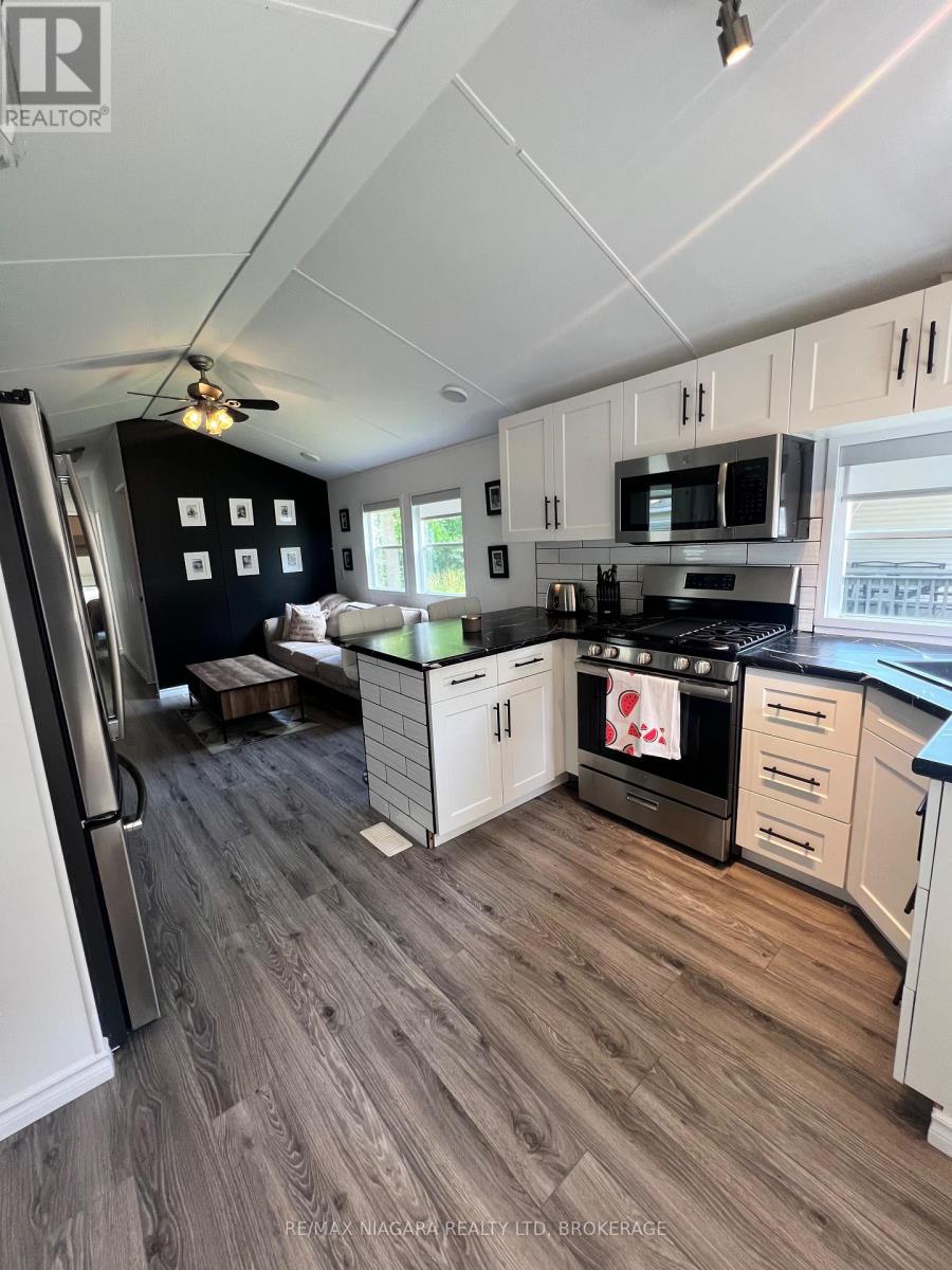 22 Hickory Lane, Port Colborne, Ontario  L0S 1R0 - Photo 3 - X13522834