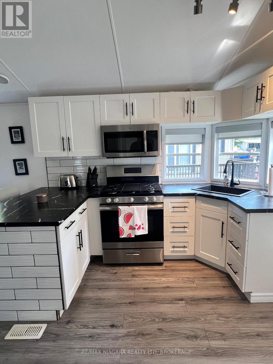 22 Hickory Lane, Port Colborne, Ontario  L0S 1R0 - Photo 5 - X13522834