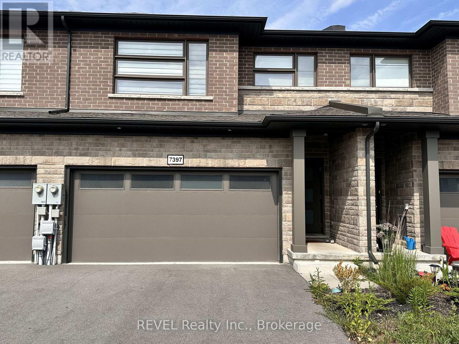 7397 Matteo Drive, Niagara Falls, Ontario  L2H 3T3 - Photo 2 - X13523352