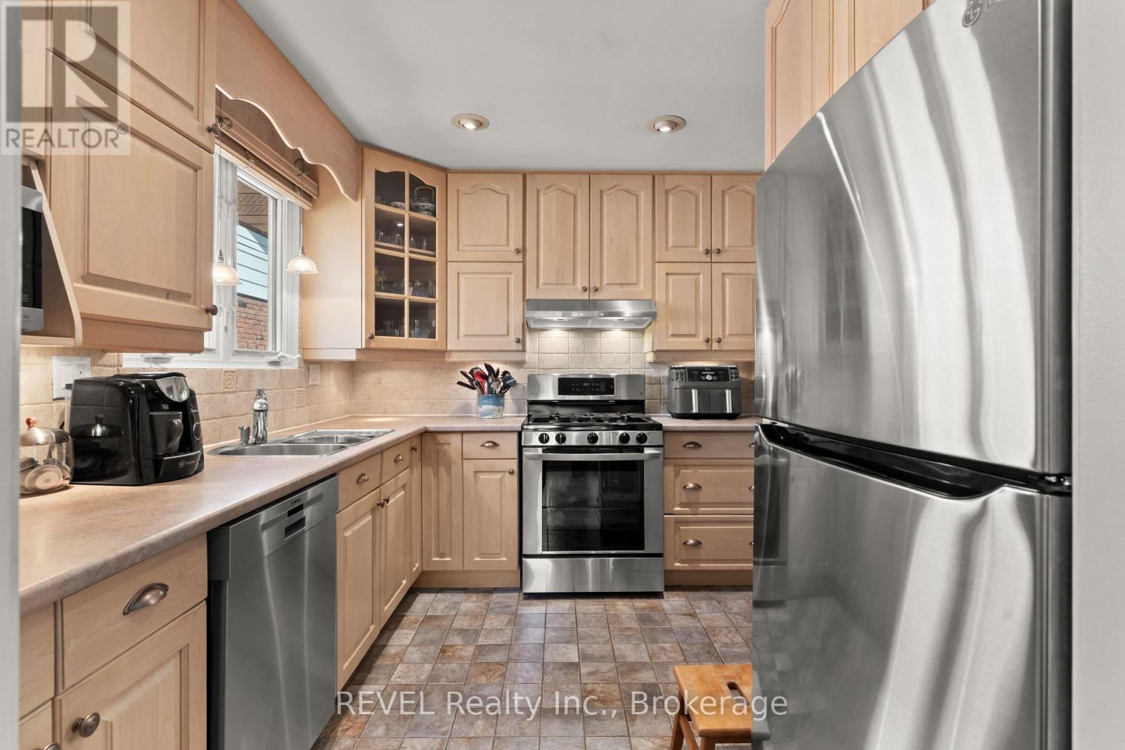 323 Barrick Road, Port Colborne, Ontario  L3K 4B6 - Photo 10 - X13524366