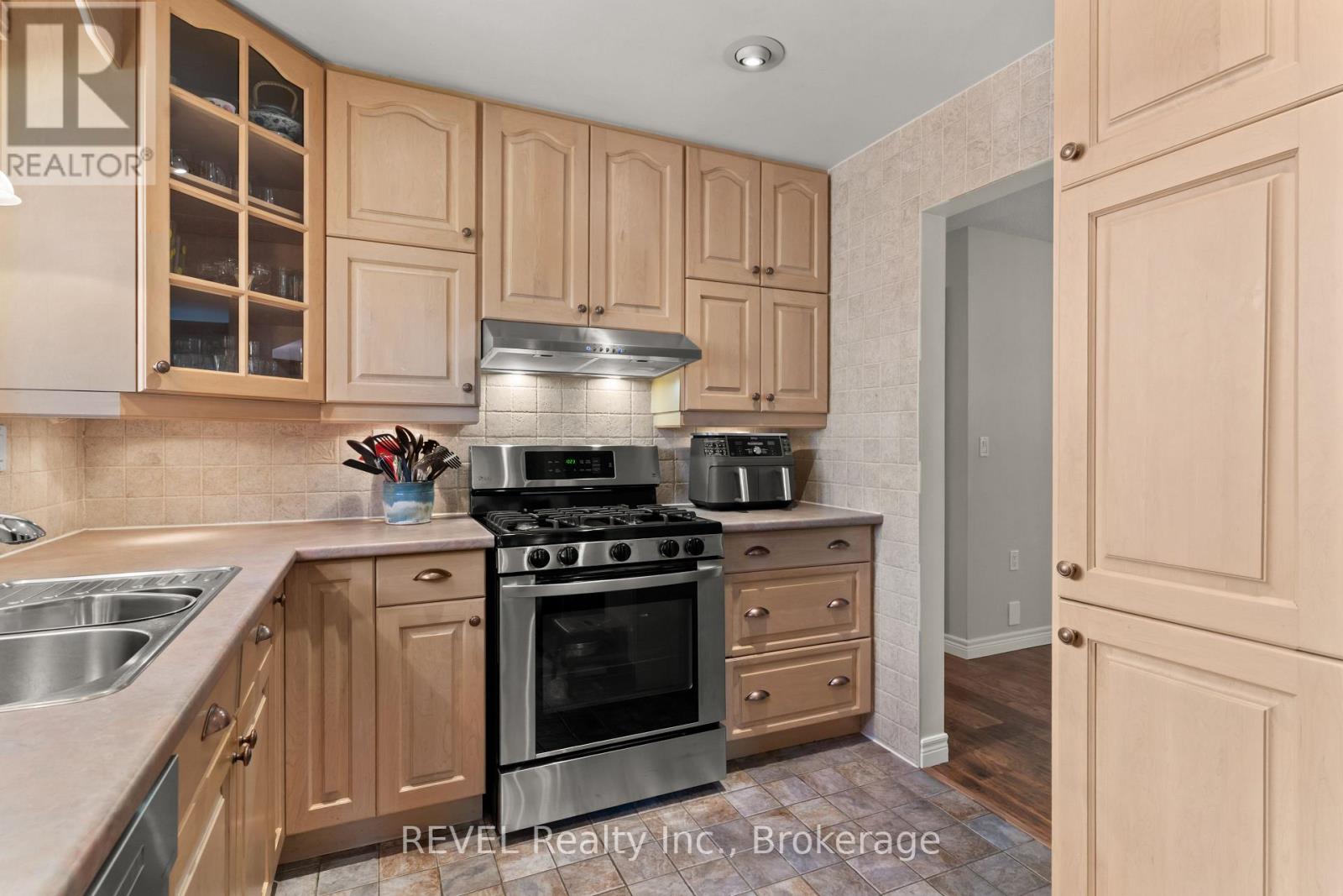 323 Barrick Road, Port Colborne, Ontario  L3K 4B6 - Photo 12 - X13524366