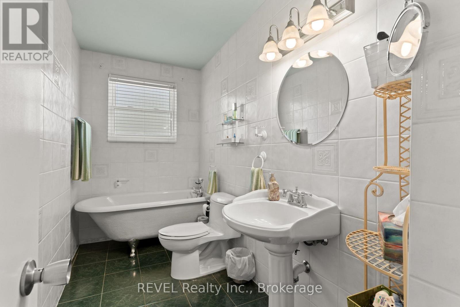 323 Barrick Road, Port Colborne, Ontario  L3K 4B6 - Photo 15 - X13524366