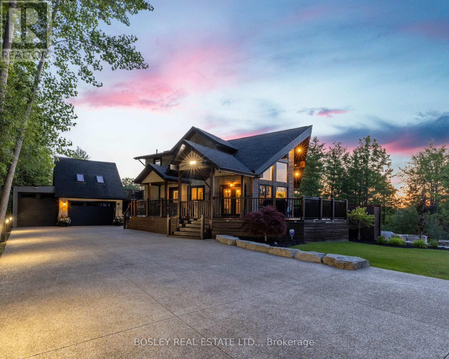 4949 LYON'S PARKWAY, Niagara Falls, Ontario