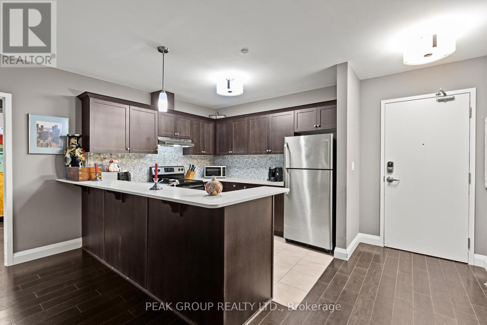 106 - 26 Wellington Street, St. Catharines, Ontario  L2R 5P8 - Photo 3 - X13525326